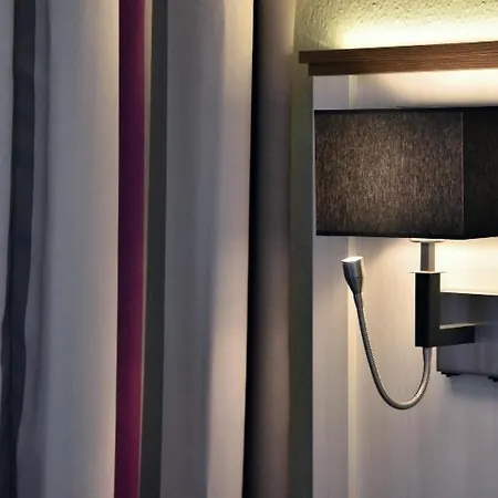 瓦德博丽酒店 3*